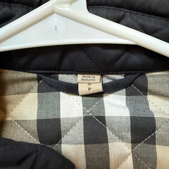 Burberry Navy Quilted Jacket with Plaid Lining - Picture 2 of 5